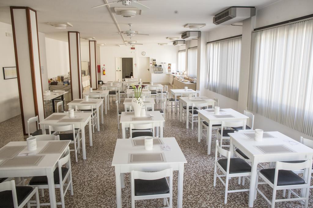 B&B Moresco Cattolica Exterior photo